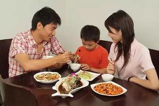 娱乐吃瓜酱吃饭视频,揭秘网红美食短视频背后的故事