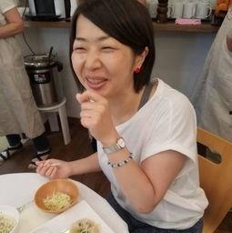 娱乐吃瓜酱被客人催,应对催更挑战，揭秘幕后故事