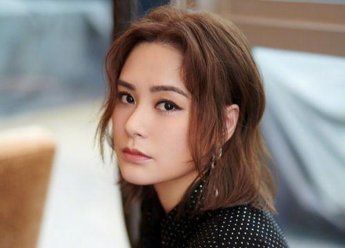 娱乐吃瓜明星头发,揭秘娱乐圈“瓜王”的发型演变史